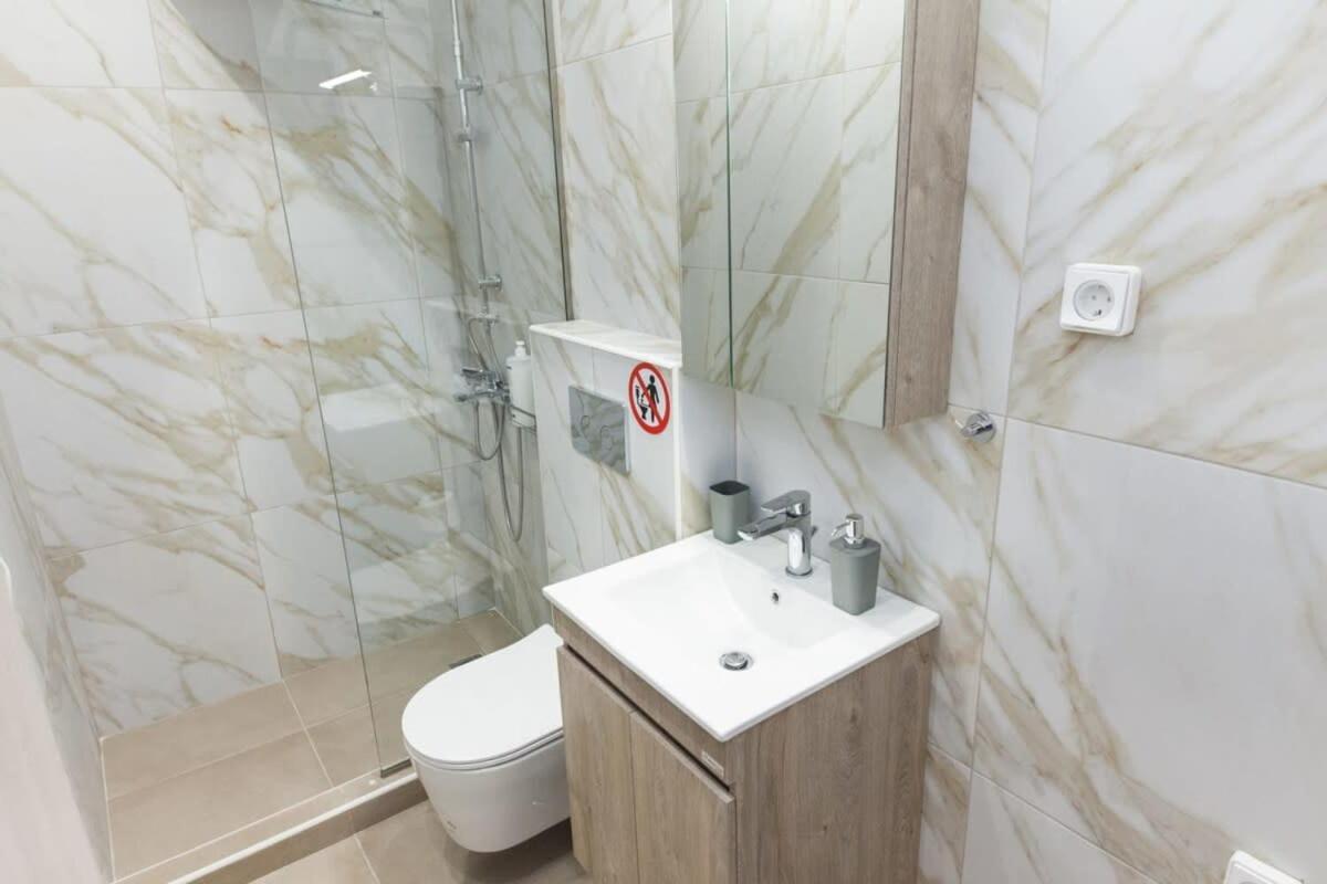 Brand New Urban Getaway Next To Megaro Mousikis Atenas Exterior foto