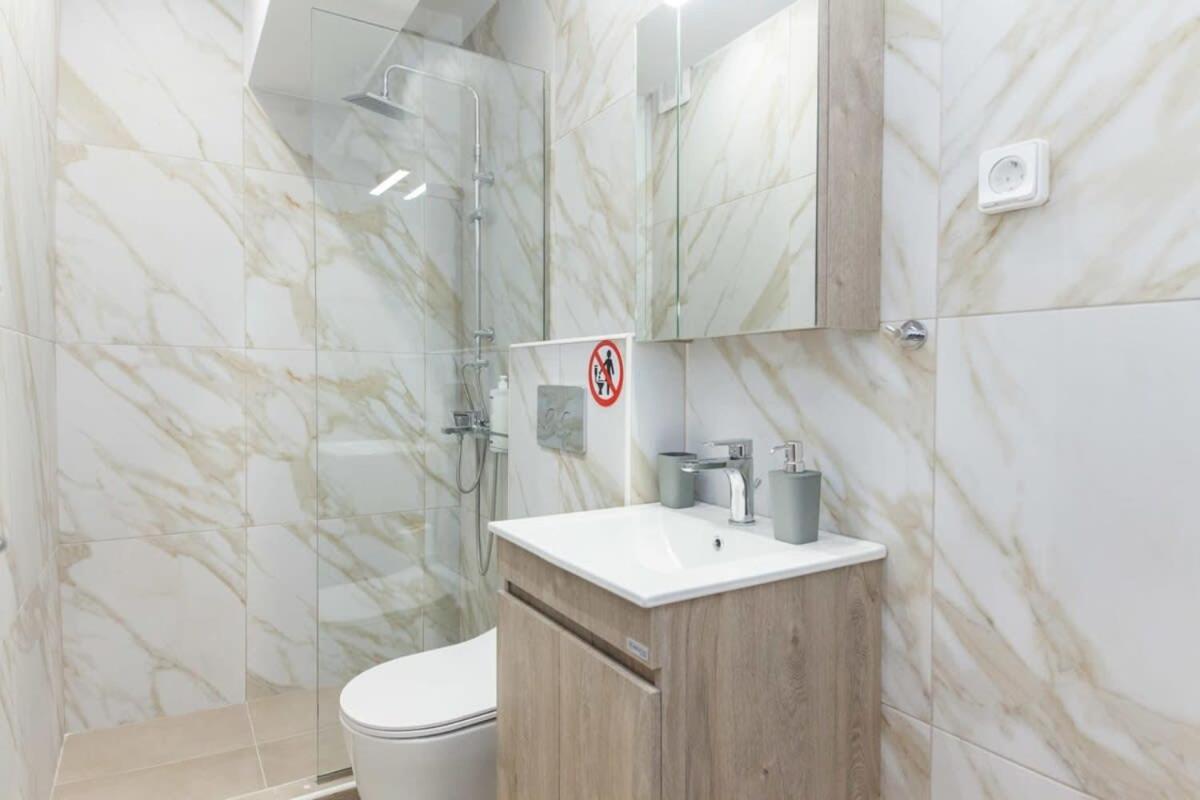 Brand New Urban Getaway Next To Megaro Mousikis Atenas Exterior foto