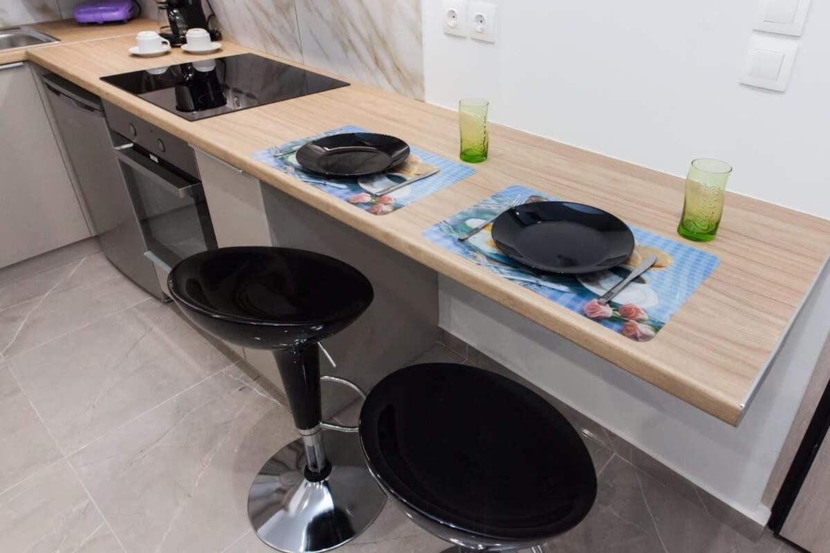 Brand New Urban Getaway Next To Megaro Mousikis Atenas Exterior foto